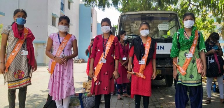 गुजरात में फंसी 34 छात्राये लौटी धमतरी .जताया आभार