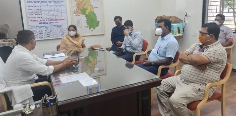 भाजपा का प्रतिनिधिमंडल जिला दंडाधिकारी से मिला कोरोना संक्रमितों को हो रही परेशानियों सहित विभिन्न विषयों पर चर्चा की