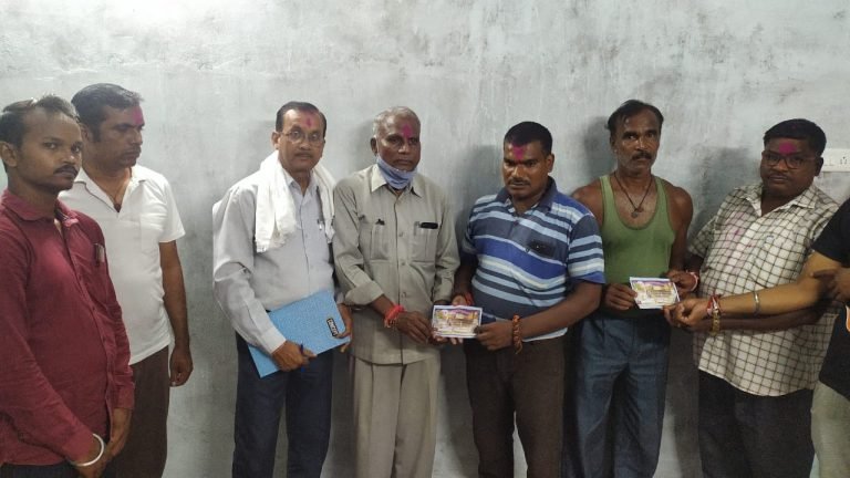 श्री धीवर समाज भवन निर्माण हेतु निधि समर्पण महा अभियान के परिपेक्ष में रत्नाबांधा में  बैठक