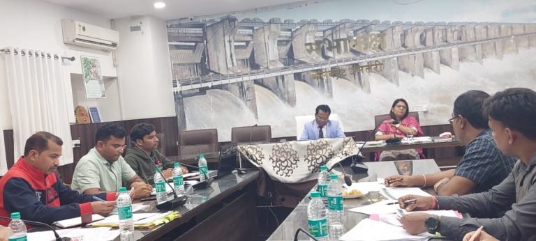 कलेक्टर ने एकीकृत जलग्रहण प्रबंधन कार्यक्रम की बैठक लेकर दिए निर्देश