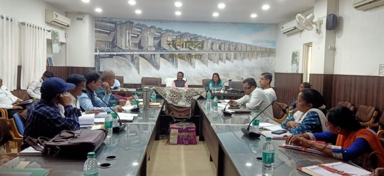 कलेक्टर ने की जलजीवन मिशन की साप्ताहिक प्रगति की समीक्षा