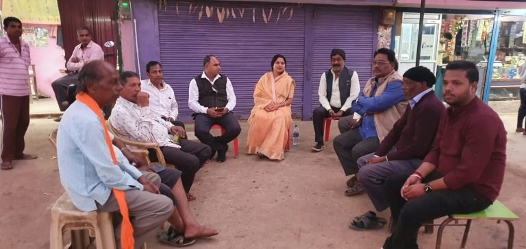 विधायक ने कोलियारी में ग्रामीणों के साथ कि भेंट,पदयात्रा और सभा में अपार समर्थन के लिए ग्रामीणजनों का जताया आभार