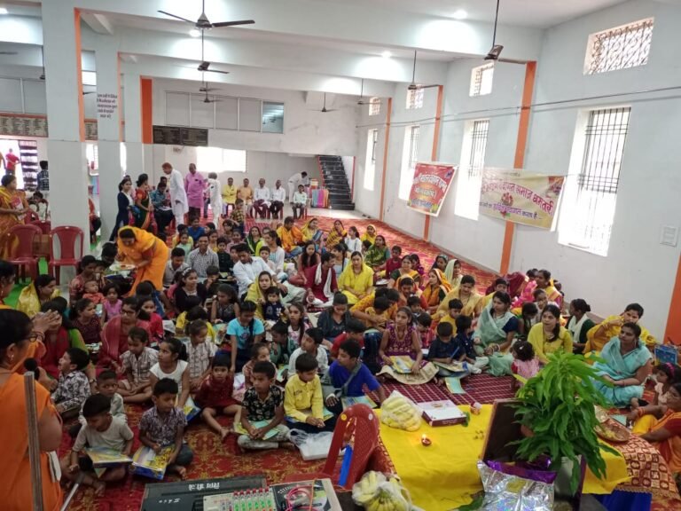 देवांगन धर्मशाला में पुस्तक संग्रहण व वितरण कार्यक्रम आयोजित