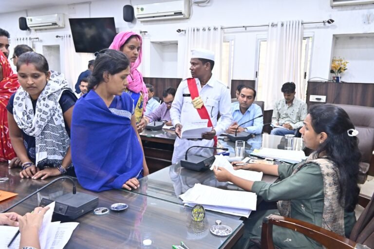 जनदर्शन में समस्या, शिकायत और मांग संबंधी कुल 123 आवेदन मिले