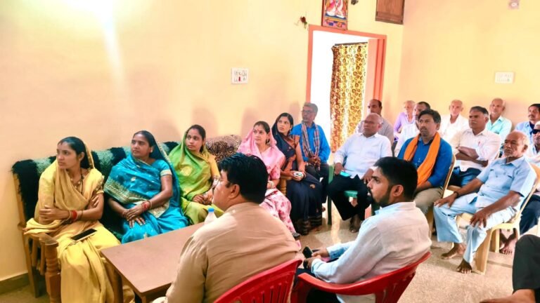 नगर पंचायत आमदी में “मन की बात” का 122वां एपिसोड उत्साह के साथ सुना गया