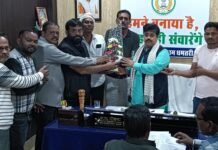 सड़क के लिए 103 करोड़ की सौगात पर ठेकेदार संघ ने महापौर का किया अभिनंदन