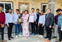 युवा स्टार सेवा समिति खरतुली को छत्तीसगढ़ युवा रत्न सम्मान मिलने पर पूर्व विधायक रंजना साहू से की सौजन्य भेंट