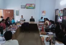 कलेक्टर श्री मिश्रा ने मगरलोड के स्कूलों का किया निरीक्षण