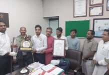 युवा स्टार सेवा समिति खरतुली ने कलेक्टर श्री अबिनाश मिश्रा से की सौजन्य भेंट