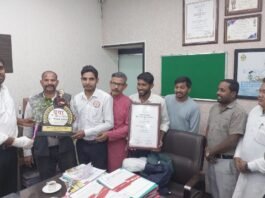 युवा स्टार सेवा समिति खरतुली ने कलेक्टर श्री अबिनाश मिश्रा से की सौजन्य भेंट