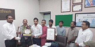 युवा स्टार सेवा समिति खरतुली ने कलेक्टर श्री अबिनाश मिश्रा से की सौजन्य भेंट