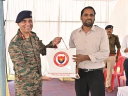 आदर्श प्रश्नबैंक “आरोह” का कलेक्टर ने किया विमोचन