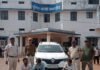 मगरलोड में धमतरी पुलिस की बड़ी कार्रवाई: 706 पौवा अवैध शराब सहित कार जब्त, तीन तस्कर गिरफ्तार