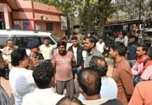 नेशनल हाइवे-30 पर सड़क हादसा, प्रशासन तत्परता से जुटा — कलेक्टर एवं एसपी ने घायल का जाना हाल, सुरक्षा उपायों पर दिया जोर