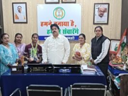 संघर्ष से शिखर तक: चंचल सोनी की ऐतिहासिक जीत पर महापौर रामू रोहरा ने किया सम्मान