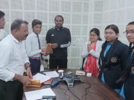 बोर्ड परीक्षा 2026 की सुदृढ़ तैयारी हेतु कलेक्टर ने विद्यार्थियों से किया सीधा संवाद