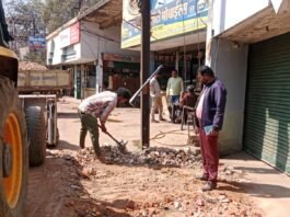 एमएस मेहता ब्रदर्स के सामने बॉम्बे गैराज लाइन से सी एंड.डी वेस्ट हटाया, चालानी कार्रवाई भी की गयी