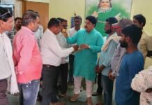 हटकेशर वार्डवासियों ने महापौर से की सौजन्य मुलाकात धरसा रोड निर्माण की रखी मांग