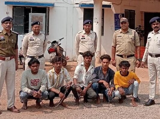 परघनी कार्यक्रम में विवाद ने लिया हिंसक रूप — चाकूबाजी में युवक की मौत, 7 आरोपी गिरफ्तार