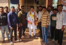 महाशिवरात्रि पर विशाल भंडारा 15 फरवरी को देऊरघाट पंचमुखी महादेव परिवार ने महापौर रामू रोहरा को दिया आमंत्रण