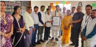 महापौर रामू रोहरा ने शासकीय हाई स्कूल भवन का किया लोकार्पण वार्षिक उत्सव में बच्चों ने दी शानदार प्रस्तुतियां