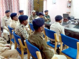 एएसपी धमतरी ने ली तीनों हाईवे पेट्रोलिंग में तैनात जवानों की समीक्षा बैठक