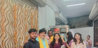 धमतरी बठेना चौक में श्याम डेयरी का भव्य उद्घाटन, महापौर रामू रोहरा रहे मुख्य अतिथि