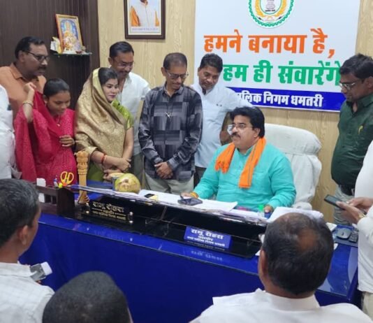 धमतरी को मिली बड़ी सौगात : सैनिक स्कूल की स्वीकृति पर भाजपा पार्षदों ने महापौर को दिया धन्यवाद