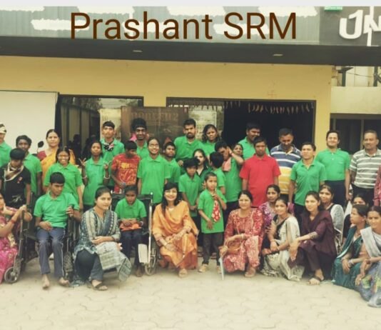 रजत एवं निशा लुंकड़ ने सार्थक के विशेष बच्चों को दिखाई ‘बॉर्डर 2′