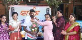 सार्थक स्कूल में विशेष बच्चों के संग मोढ़ महिला ग्रुप ने खेली फूलों की होली,गोल्ड मेडलिस्ट सत्यांशु दीप का किया सम्मान