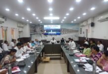 कलेक्टर ने ली साप्ताहिक समय सीमा की बैठक