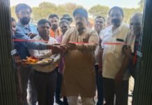 महापौर रामू रोहरा ने किया ग्राम मोखा में भव्य आंगनबाड़ी भवन का लोकार्पण