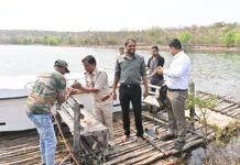 कलेक्टर ने अंगारमोती माता मंदिर पहुंचकर व्यवस्थाएँ देखी,नौकायन प्रतियोगिता की तैयारियों का भी लिया जायजा
