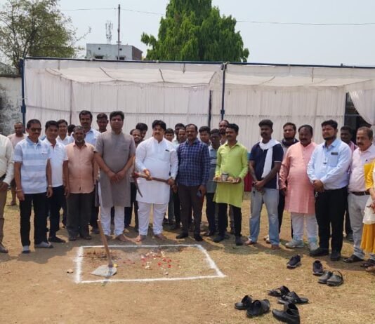 महापौर रामू रोहरा ने किया क्रिकेट बॉक्स निर्माण कार्य का भूमि पूजन रामनवमी की दी शुभकामनाएं