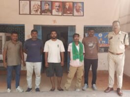 धमतरी पुलिस की जुआ पर त्वरित कार्यवाही – जुआ खेलते 05 जुआरियों को किया रंगे हाथ गिरफ्तार