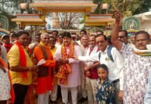 चार बसो में सवार होकर धीवर समाज के 200 लोग लव – कुश की जन्म स्थली का दर्शन करने तुरतुरिया धाम गए