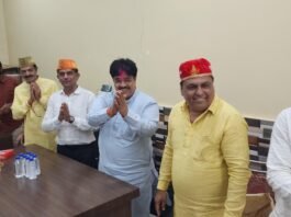 भगवान झूलेलाल जयंती पर लंगर में शामिल हुए महापौर, समाज ने किया सम्मान