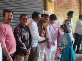 ईद पर धमतरी में दिखी गंगा-जमुनी तहजीब, महापौर रामू रोहरा ने दी सौहार्द की मिसाल