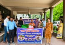 नशे के खिलाफ साइकिल पर जंग : धमतरी के तुलसीराम निकले नेपाल