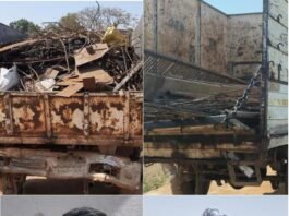 धमतरी पुलिस की संयुक्त कार्यवाही: दो कबाड़ी दुकानों पर दबिश, भारी मात्रा में संदिग्ध लोहा-टीन जब्त