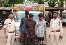 धमतरी पुलिस की मुस्तैदी से नवागांव स्थित मोती वस्त्रालय में हुई चोरी का खुलासा, अंतर्राज्यीय चोर गिरोह का पर्दाफाश