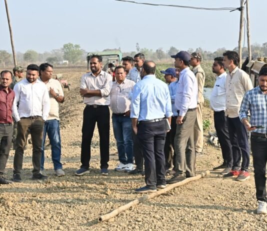 धमतरी को मखाना हब बनाने की दिशा में पहल, कलेक्टर ने तैयारियों का किया निरीक्षण