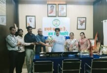 बठेना पीएम श्री विद्यालय को 10 लाख की सौगात, शेड व बैडमिंटन कोर्ट निर्माण पर महापौर का सम्मान