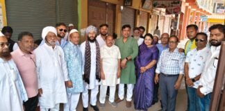 कांग्रेसियों ने ईदगाह पहुंचकर दी ईद की शुभकामनाएं