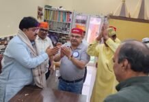 भगवान झूलेलाल जयंती पर लंगर में शामिल हुए महापौर रामू रोहरा, सिंधी समाज ने किया सम्मान