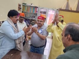 भगवान झूलेलाल जयंती पर लंगर में शामिल हुए महापौर रामू रोहरा, सिंधी समाज ने किया सम्मान