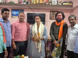 कंडेल की बेटी हिमांगिनी साहू का BSF में चयन, डीपेंद्र साहू ने घर पहुंचकर किया सम्मान