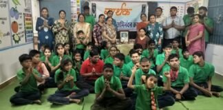 अपना दुख भुलाया… सार्थक के विशेष बच्चों को स्नेहपूर्ण भोजन और उपयोगी सामग्री भेंट