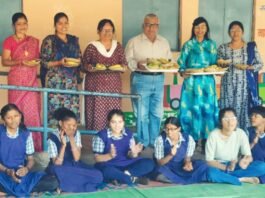 रायपुर के अजीत कोटक ने सार्थक स्कूल के विशेष बच्चों के लिए परीक्षा पूर्व फ्रूट एवं जूस पार्टी का आयोजन किया