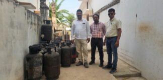 गैस सिलेंडरों की कालाबाजारी पर प्रशासन सख्त, होटल संचालक पर मामला दर्ज जिले में अब तक 73 सिलेंडर जप्त